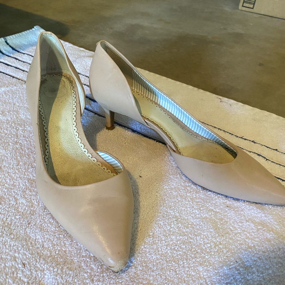 1901 Nude Pointed-Toe Mid Kitten Heels